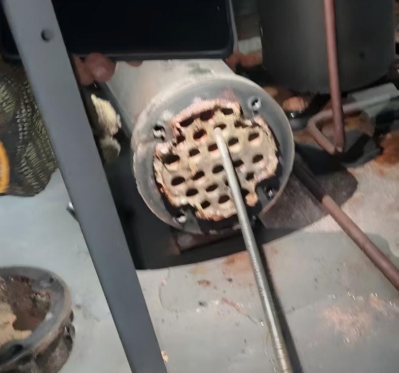 龍巖某廠冷干機冷凝器清洗(圖1)